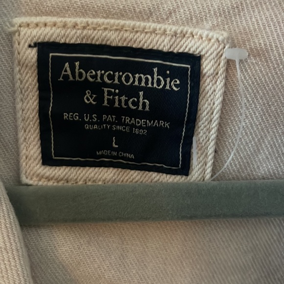 Abercrombie & Fitch women’s size large jean jacket never been worn. - Picture 7 of 12